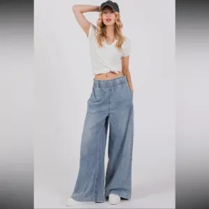 03 High Waist Wide Leg Jean With Side Pockets