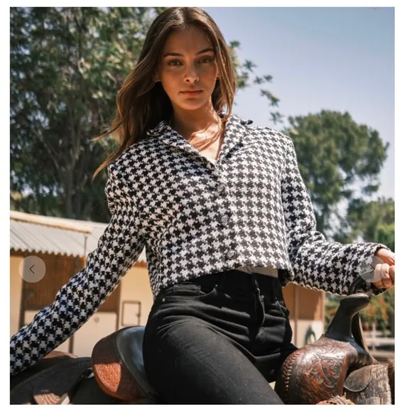 25 Fabulous Houndstooth Tweed Crop Jacket