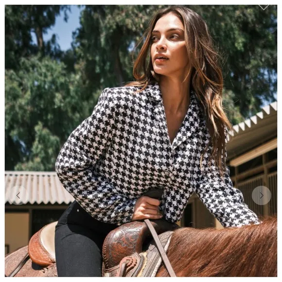 25 Fabulous Houndstooth Tweed Crop Jacket