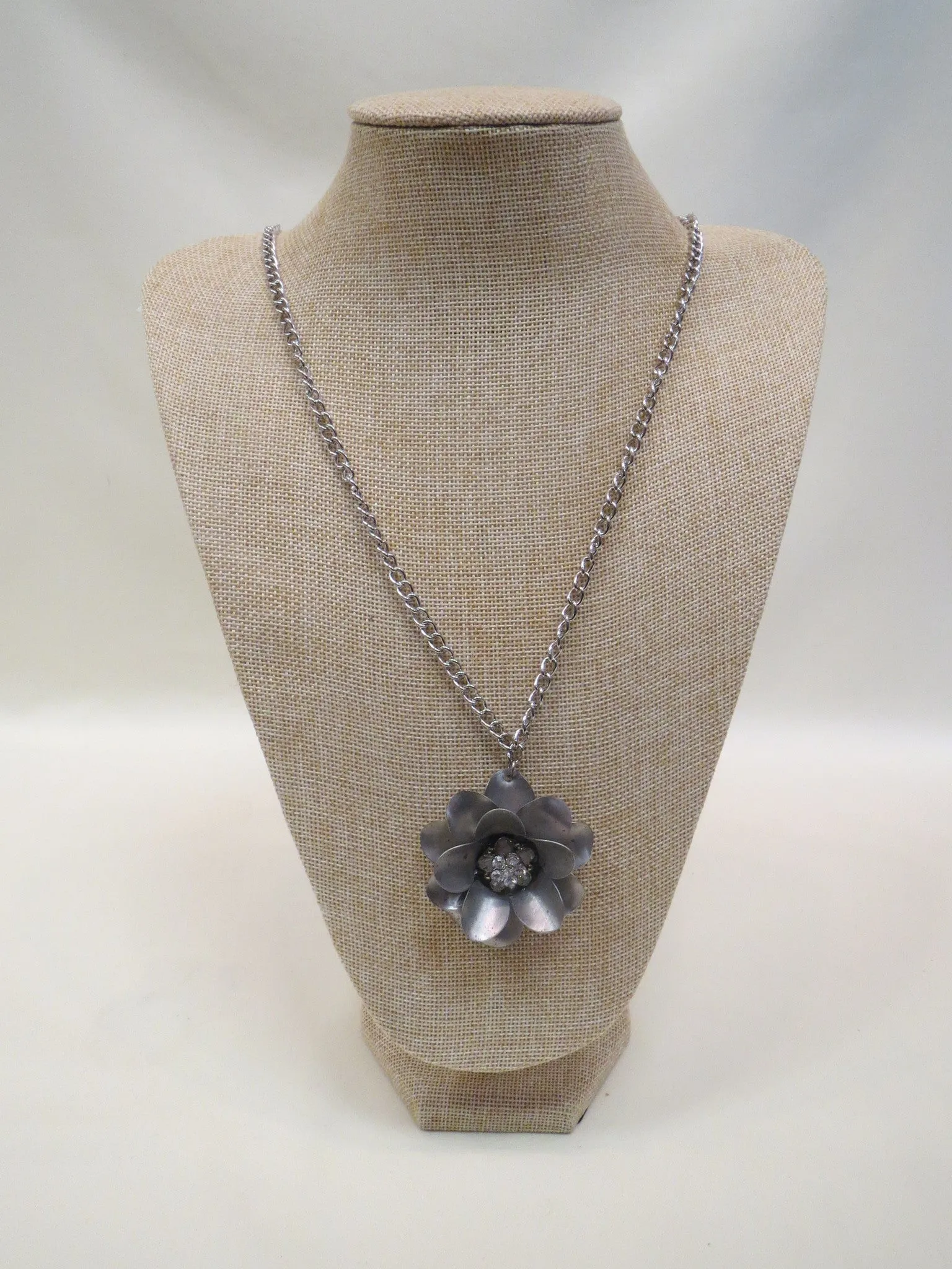 ADO | Embellished Metal Rose on Long Adjustable Chain