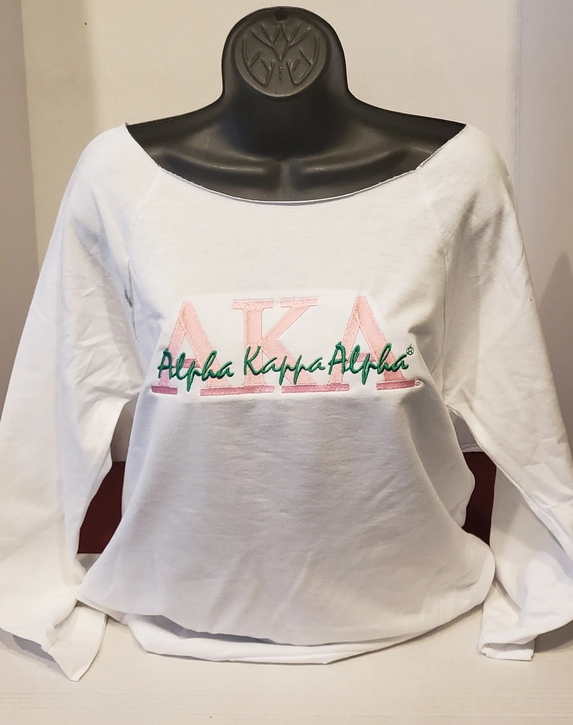 AKA 3/4 OFF THE SHOULDER SHIRT SCRIPT LETTER(Green White)