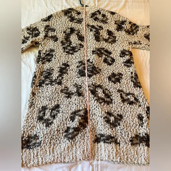 Bobeau Women’s Open Cardigan Sweater Ivory with Animal Print Size M Medium NWT
