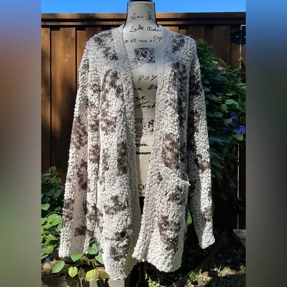 Bobeau Women’s Open Cardigan Sweater Ivory with Animal Print Size M Medium NWT