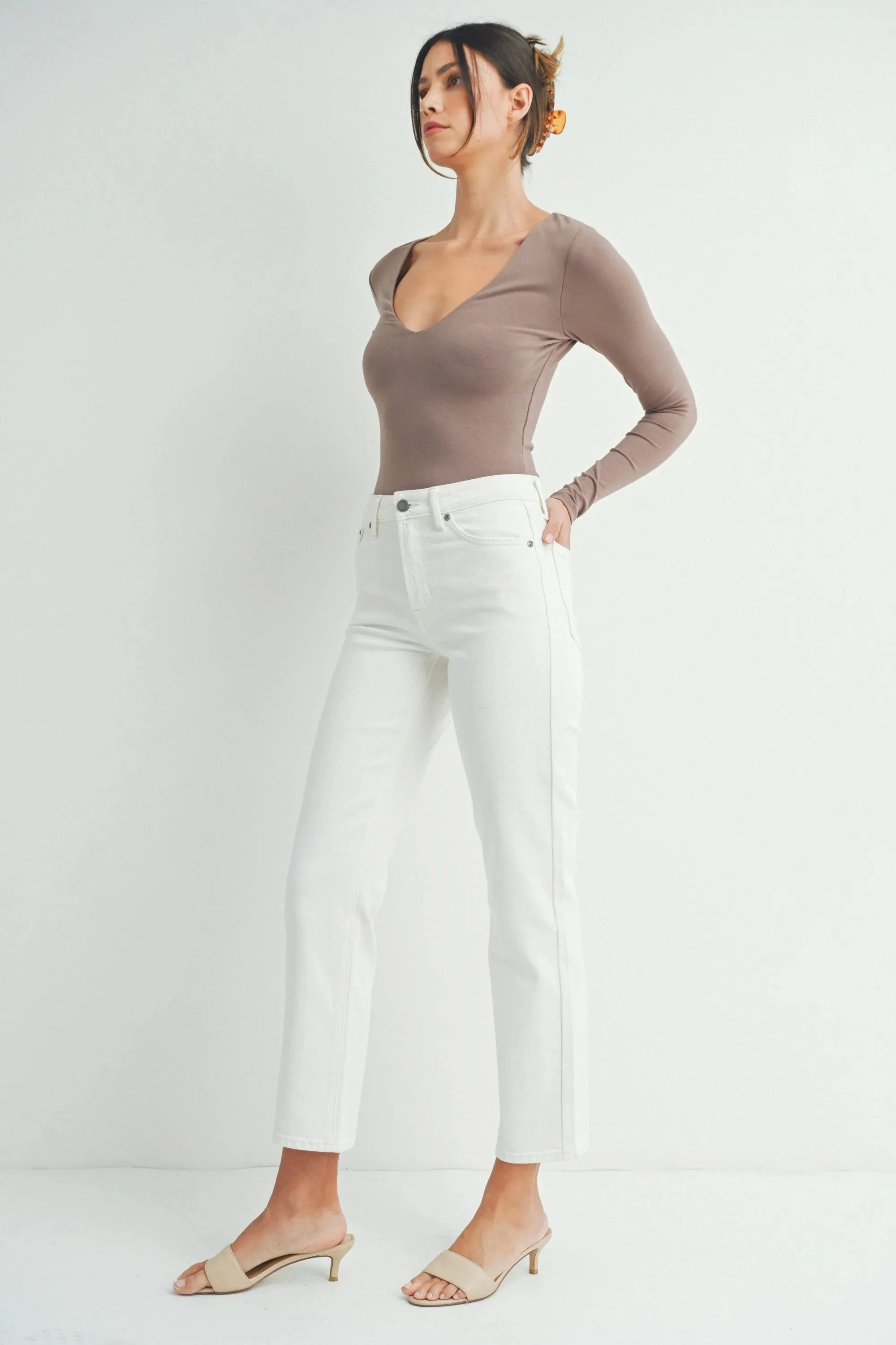 LILY LIGHT STRETCH STRAIGHT CALSSIC FIT DENIM JEANS