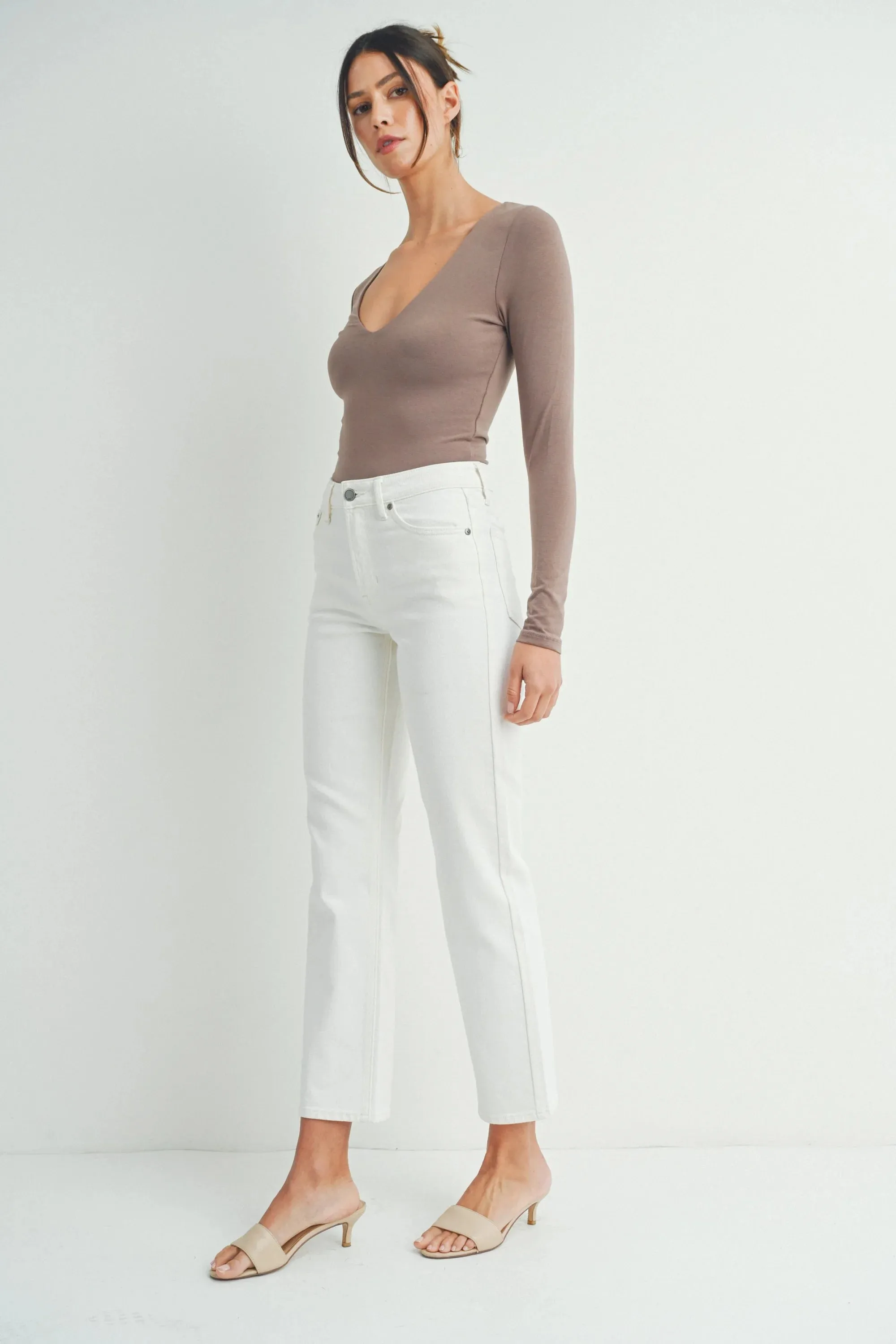LILY LIGHT STRETCH STRAIGHT CALSSIC FIT DENIM JEANS