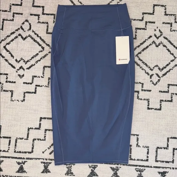 Lululemon Nulu Slim Fit Oasis Blue Skirt NWT Sz 6 &amp; 8