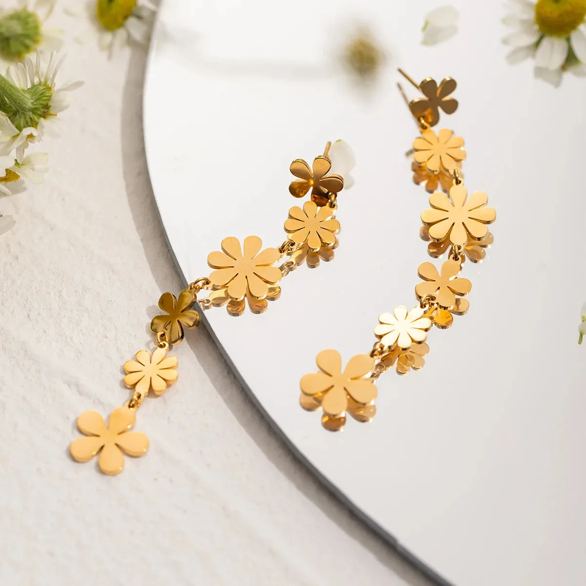 Summer Light Daisy Long Pendant Earrings