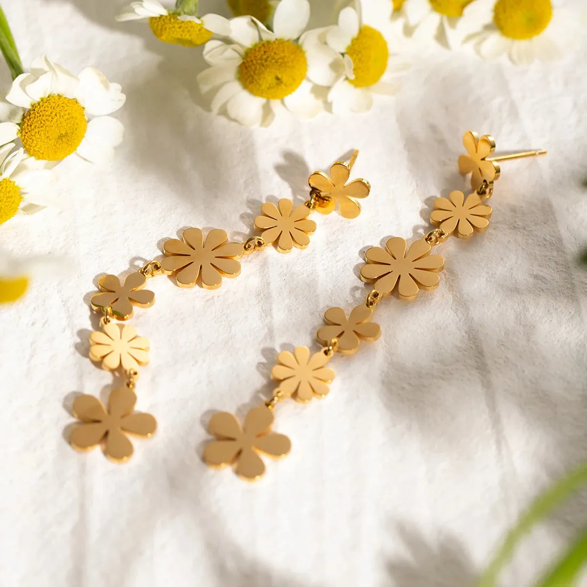 Summer Light Daisy Long Pendant Earrings