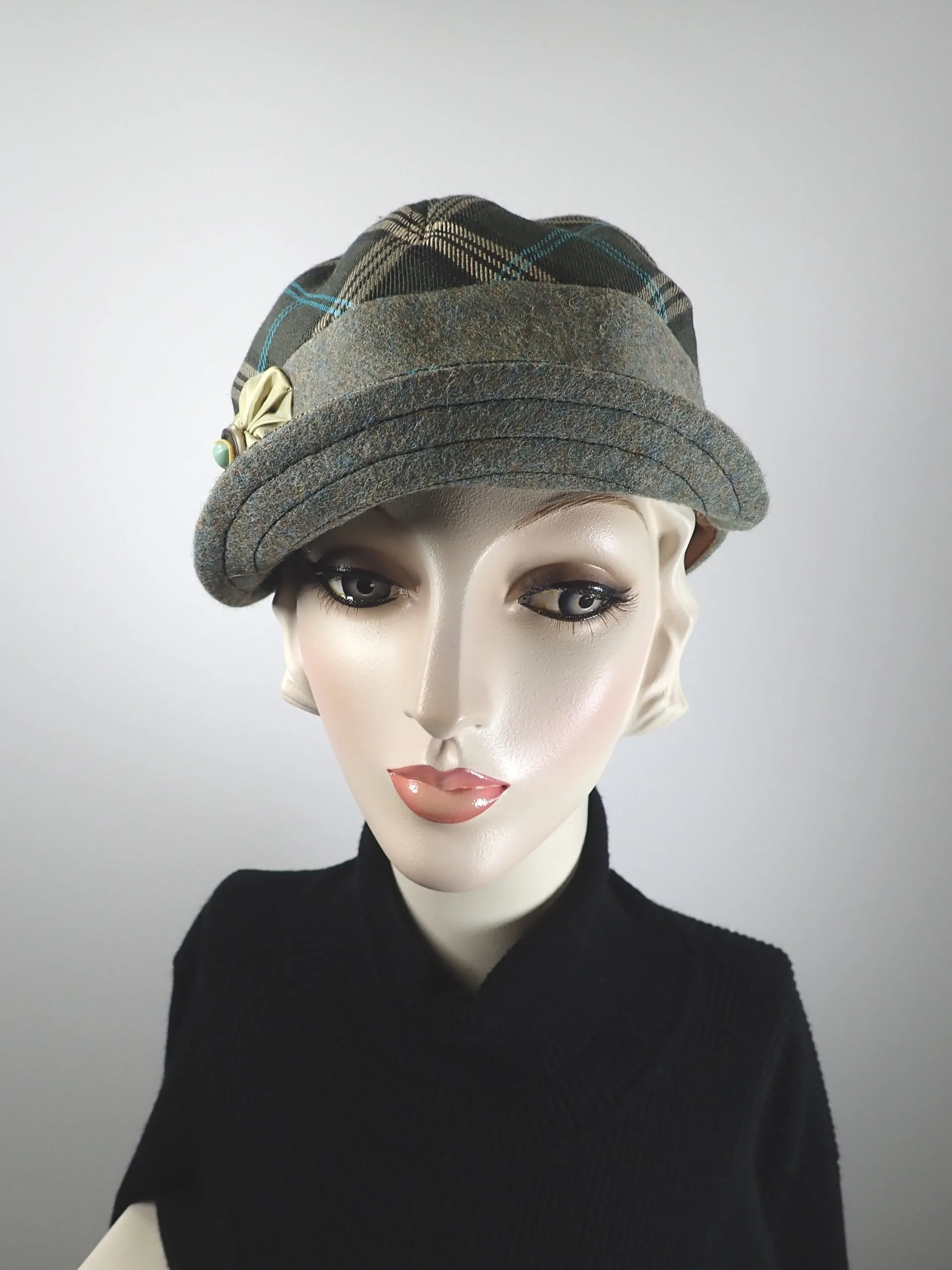 Women's plaid winter hat baseball style. Casual Newsboy hat green and camel. Warm stylish fabric comfy hat. Ladies soft hat.